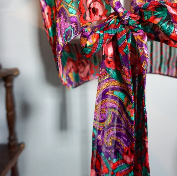 VTG VS Tie-Front Blouse - Picture 3 of 5